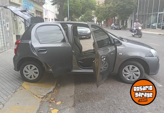 Autos - Toyota Etios 1.5 caja manual 2022 Nafta 120000Km - En Venta