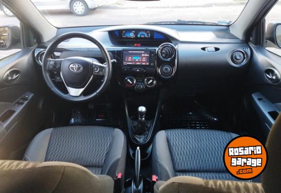 Autos - Toyota ETIOS XLS 2016 Nafta 71000Km - En Venta