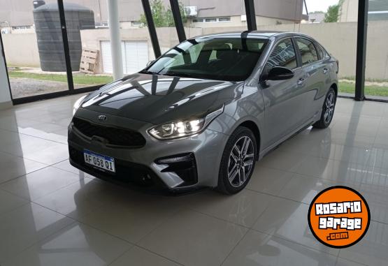 Autos - Kia Cerato GT Line 2022 Nafta 30000Km - En Venta