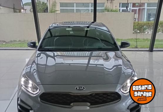 Autos - Kia Cerato GT Line 2022 Nafta 30000Km - En Venta