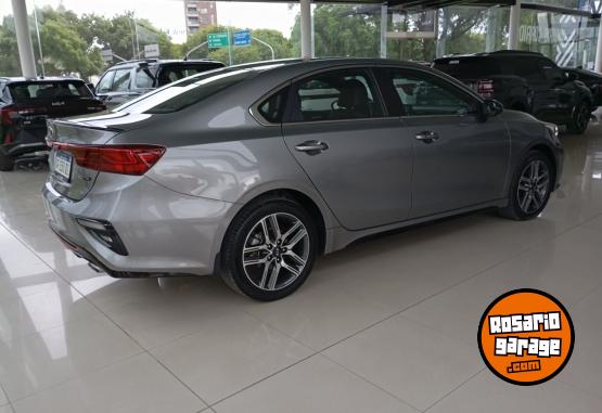 Autos - Kia Cerato GT Line 2022 Nafta 30000Km - En Venta