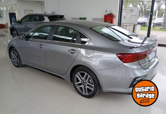 Autos - Kia Cerato GT Line 2022 Nafta 30000Km - En Venta