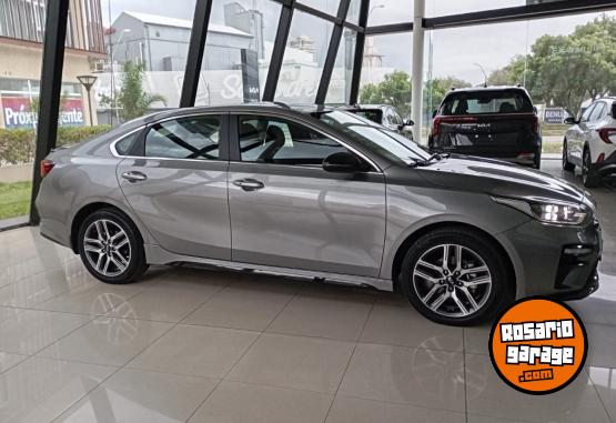 Autos - Kia Cerato GT Line 2022 Nafta 30000Km - En Venta