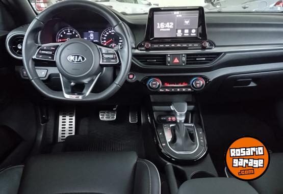Autos - Kia Cerato GT Line 2022 Nafta 30000Km - En Venta