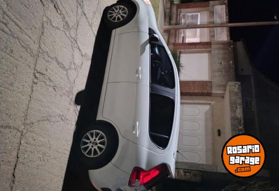 Autos - Fiat Palio Attractive 2014 Nafta 135000Km - En Venta