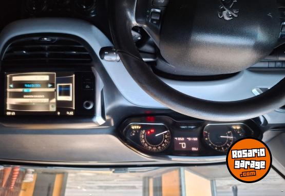 Autos - Peugeot 208 2013 Nafta 128000Km - En Venta