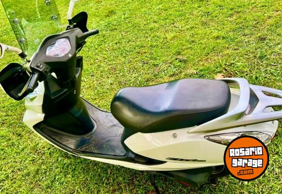 Motos - Honda Elite 2015 Nafta 24300Km - En Venta