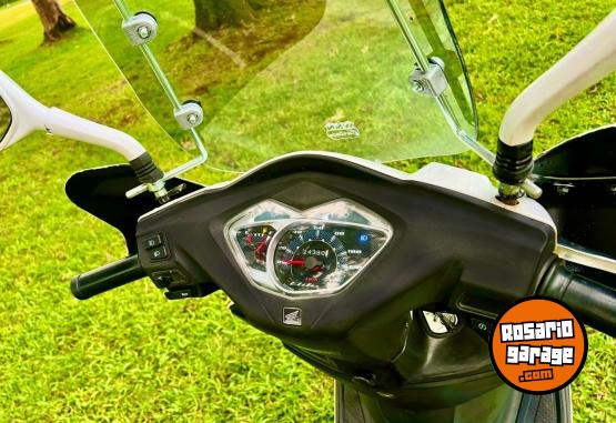 Motos - Honda Elite 2015 Nafta 24300Km - En Venta