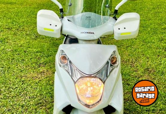 Motos - Honda Elite 2015 Nafta 24300Km - En Venta
