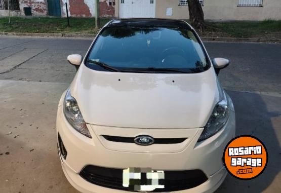 Autos - Ford Fiesta Kinetic Titanium 2011 Nafta 146000Km - En Venta