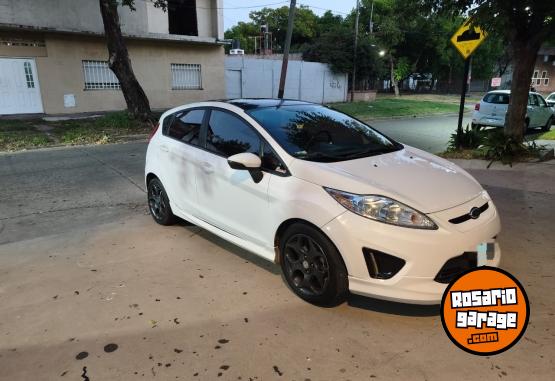 Autos - Ford Fiesta Kinetic Titanium 2011 Nafta 146000Km - En Venta