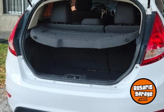 Autos - Ford Fiesta Kinetic Titanium 2011 Nafta 146000Km - En Venta