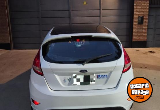 Autos - Ford Fiesta Kinetic Titanium 2011 Nafta 146000Km - En Venta