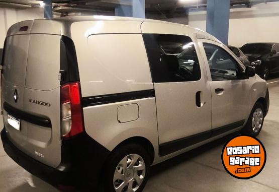 Utilitarios - Renault Kangoo 2019 Diesel 144000Km - En Venta