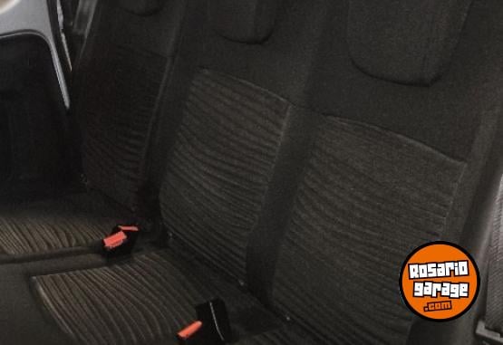 Utilitarios - Renault Kangoo 2019 Diesel 144000Km - En Venta