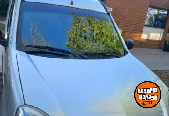 Utilitarios - Renault Kangoo 2016 Nafta 180000Km - En Venta