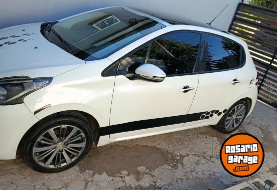 Autos - Peugeot 208 2017 GNC 120000Km - En Venta