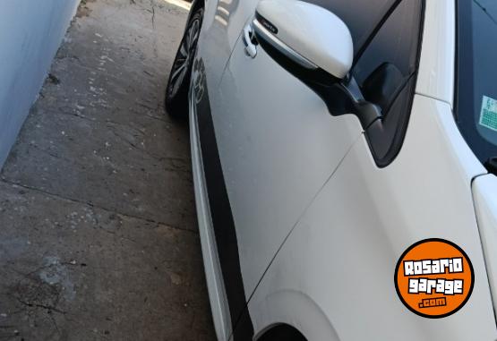 Autos - Peugeot 208 2017 GNC 120000Km - En Venta