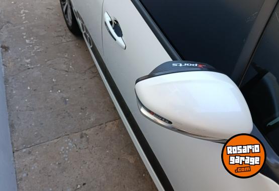 Autos - Peugeot 208 2017 GNC 120000Km - En Venta