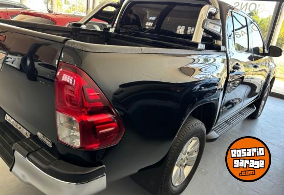 Camionetas - Toyota hilux pack cuero 2017 Diesel 195000Km - En Venta