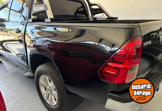 Camionetas - Toyota hilux pack cuero 2017 Diesel 195000Km - En Venta