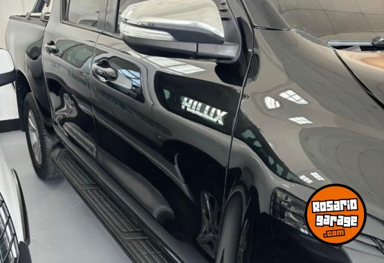 Camionetas - Toyota hilux pack cuero 2017 Diesel 195000Km - En Venta