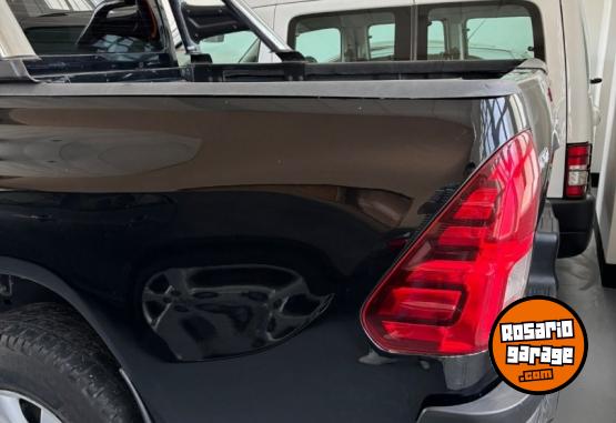 Camionetas - Toyota hilux pack cuero 2017 Diesel 195000Km - En Venta