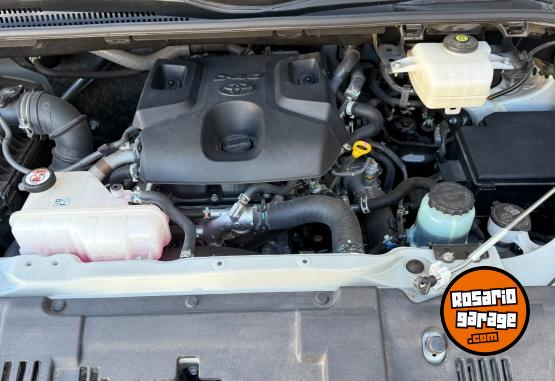 Utilitarios - Toyota Hiace l2h2 2024 Diesel 17000Km - En Venta