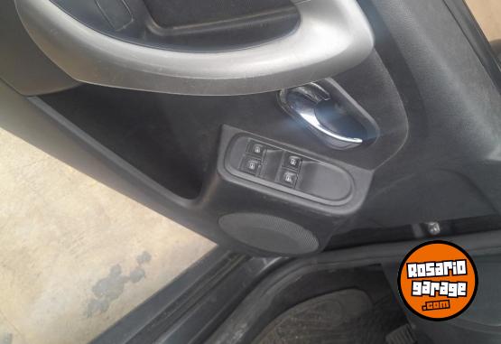 Camionetas - Renault Oroch Outsider 1,6 2017 GNC 127000Km - En Venta