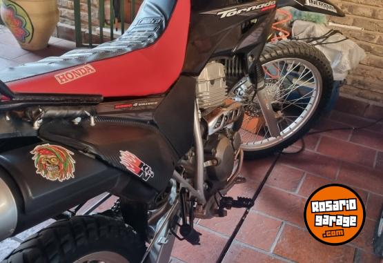 Motos - Honda TORNADO 2015 Nafta 6500Km - En Venta