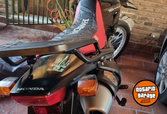 Motos - Honda TORNADO 2015 Nafta 6500Km - En Venta