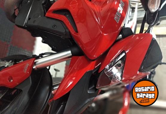 Motos - Ducati Hyperstrada 821 2015 Nafta 23500Km - En Venta