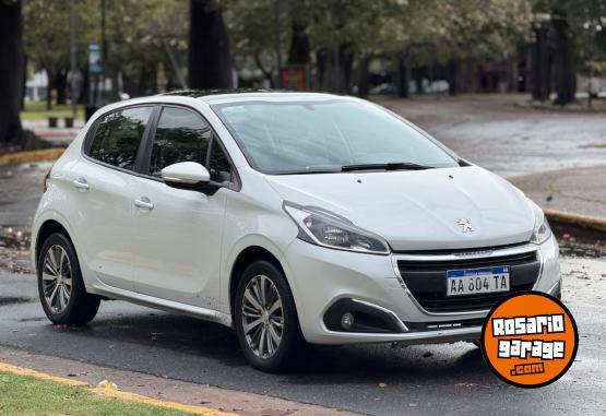 Autos - Peugeot 208 2016 Nafta 99200Km - En Venta