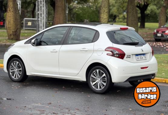 Autos - Peugeot 208 2016 Nafta 99200Km - En Venta
