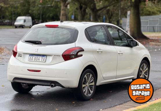 Autos - Peugeot 208 2016 Nafta 99200Km - En Venta