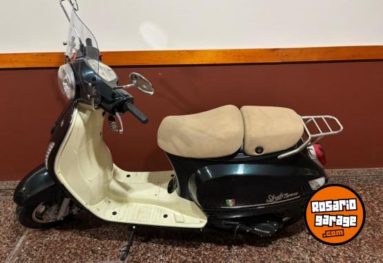 Motos - Motomel STRATO EURO 150 2023 Nafta 5000Km - En Venta