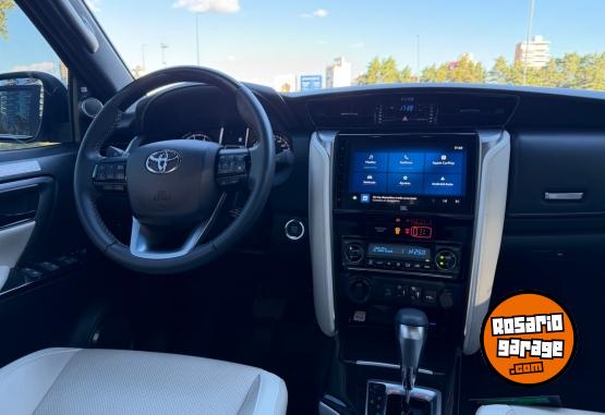 Camionetas - Toyota SW4 DIAMOND 2025 Diesel 11000Km - En Venta