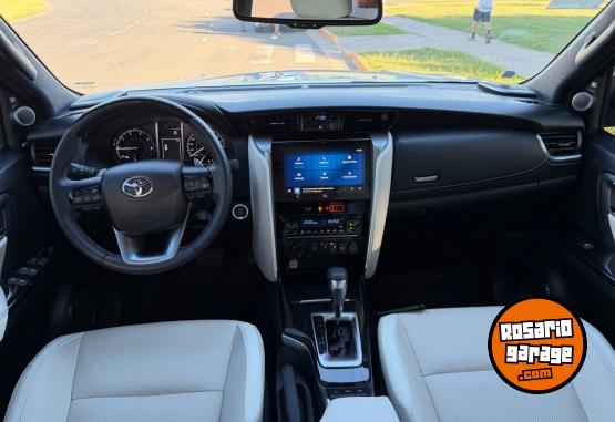 Camionetas - Toyota SW4 DIAMOND 2025 Diesel 11000Km - En Venta