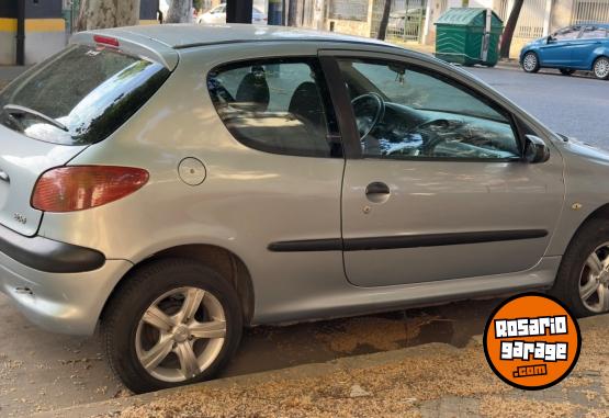 Autos - Peugeot 206 2002 Nafta 250000Km - En Venta
