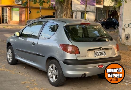 Autos - Peugeot 206 2002 Nafta 250000Km - En Venta