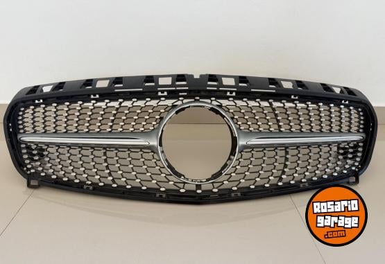Accesorios para Autos - PARRILLA MERCEDES BENZ A200 / A250 AMG EN IMPECABLE ESTADO - En Venta