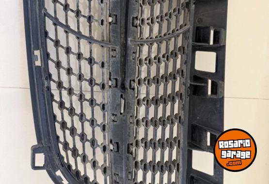 Accesorios para Autos - PARRILLA MERCEDES BENZ A200 / A250 AMG EN IMPECABLE ESTADO - En Venta