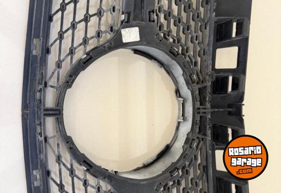 Accesorios para Autos - PARRILLA MERCEDES BENZ A200 / A250 AMG EN IMPECABLE ESTADO - En Venta