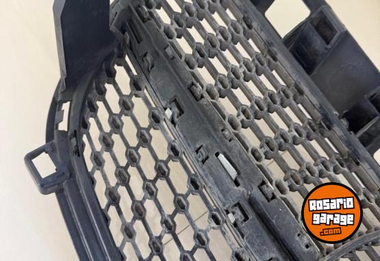 Accesorios para Autos - PARRILLA MERCEDES BENZ A200 / A250 AMG EN IMPECABLE ESTADO - En Venta