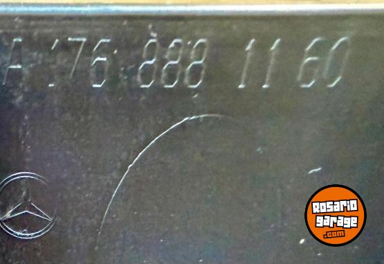 Accesorios para Autos - PARRILLA MERCEDES BENZ A200 / A250 AMG EN IMPECABLE ESTADO - En Venta