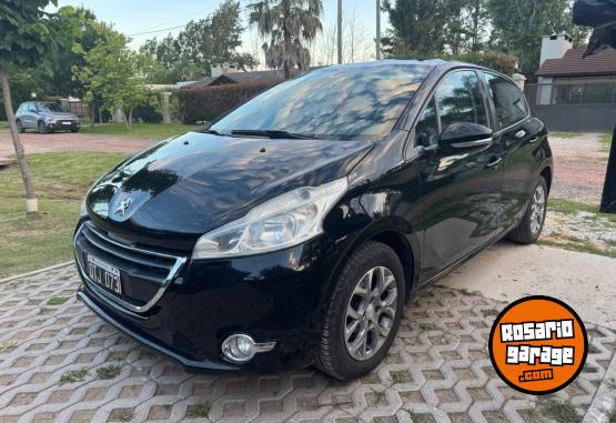 Autos - Peugeot 208 2015 Nafta 132000Km - En Venta
