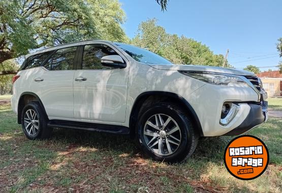 Camionetas - Toyota SW4 SRX 2016 Diesel 200000Km - En Venta