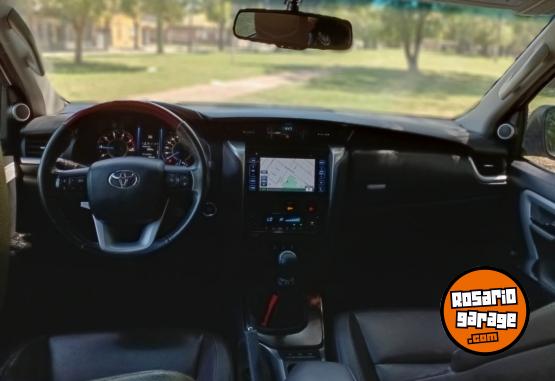 Camionetas - Toyota SW4 SRX 2016 Diesel 200000Km - En Venta