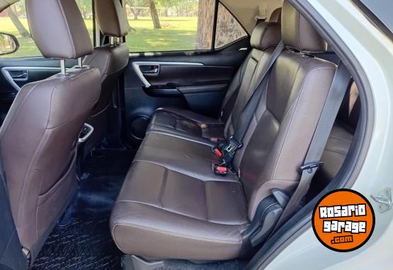 Camionetas - Toyota SW4 SRX 2016 Diesel 200000Km - En Venta