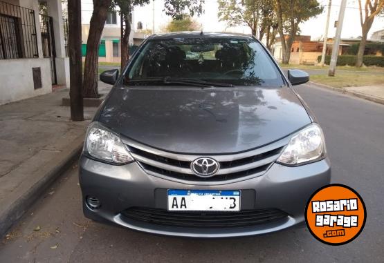 Autos - Toyota Etios XS 2016 Nafta 114000Km - En Venta